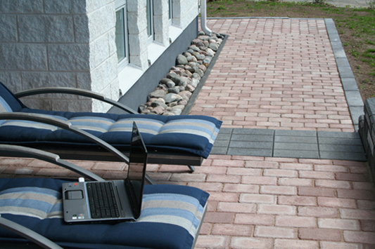 Patinoitu patiokivi 280x140x60 värillinen