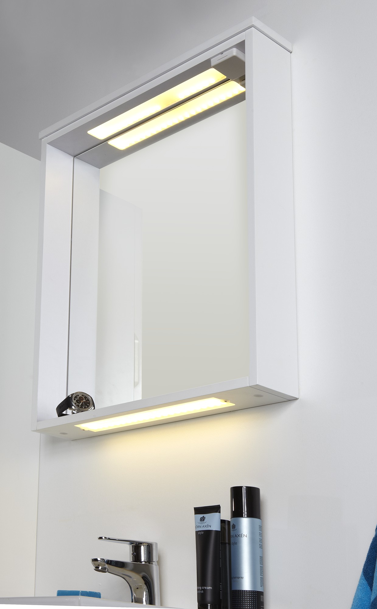 Peili Noro Seaside 600 LED-valaisimella ylä/ala kehys valkoinen matta