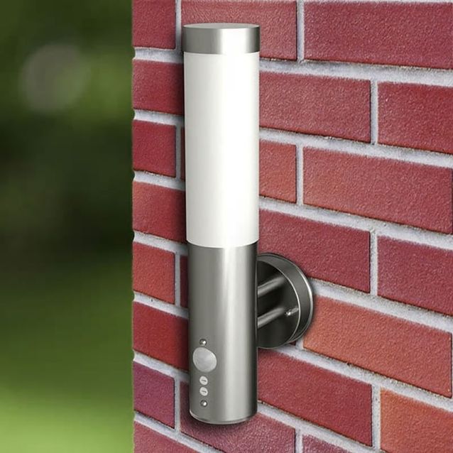 2 seinävalaisinta liiketunnistimella 11 x 35 cm_1