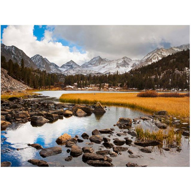 Kuvatapetti Artgeist Mountain stream eri kokoja