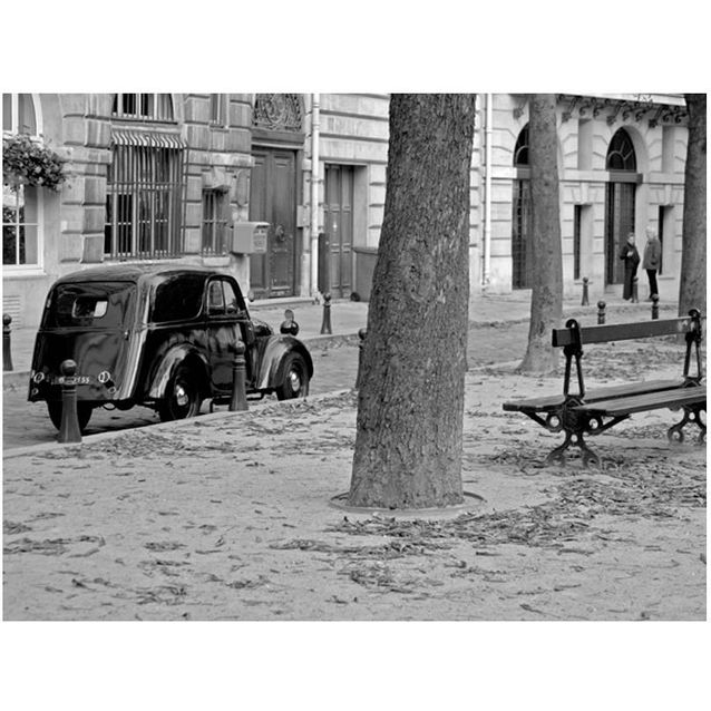 Kuvatapetti Artgeist Peaceful French street eri kokoja