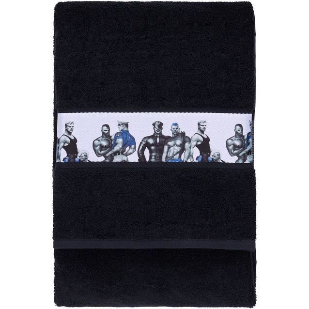 Kylpypyyhe Finlayson Tom Of Finland Blue Squad, 90x180cm, musta