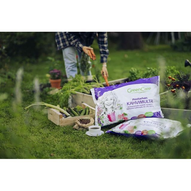 Keväinen puutarhamulta- ja lannoitepaketti GreenCare