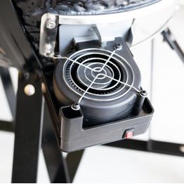 Puhallin The Bastard Turbo Blower grillin sytyttämiseen