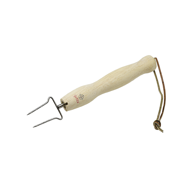 Teleskooppimakkaratikku 5etta sisältää kotelon