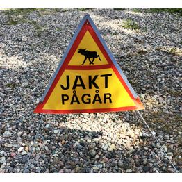 Varoituskyltti 5etta "Metsästys käynnissä"