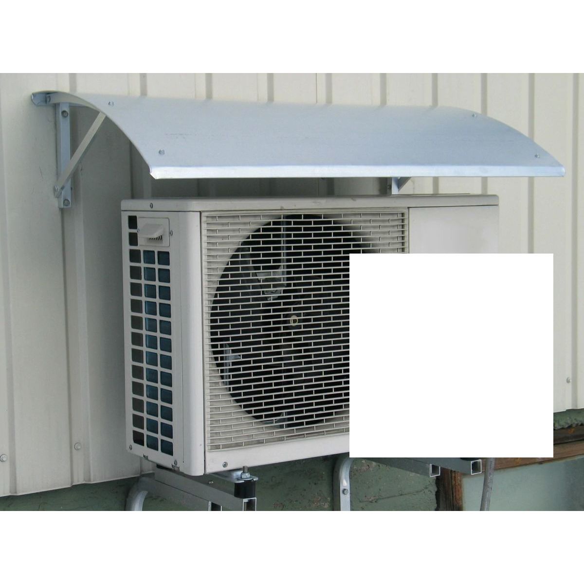 Katos lämpöpumpulle Kosken Metalli, 72x123cm, valkoinen