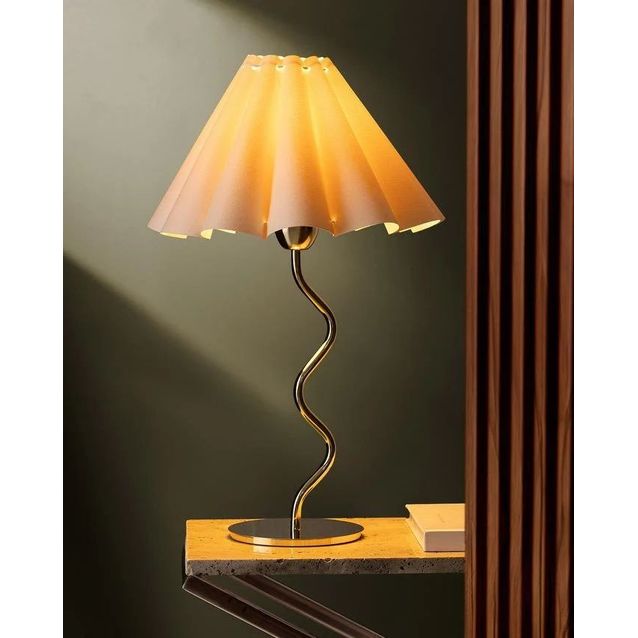 Pöytävalaisin Linento Lighting Anne, E27, max. 40W, IP20, kulta