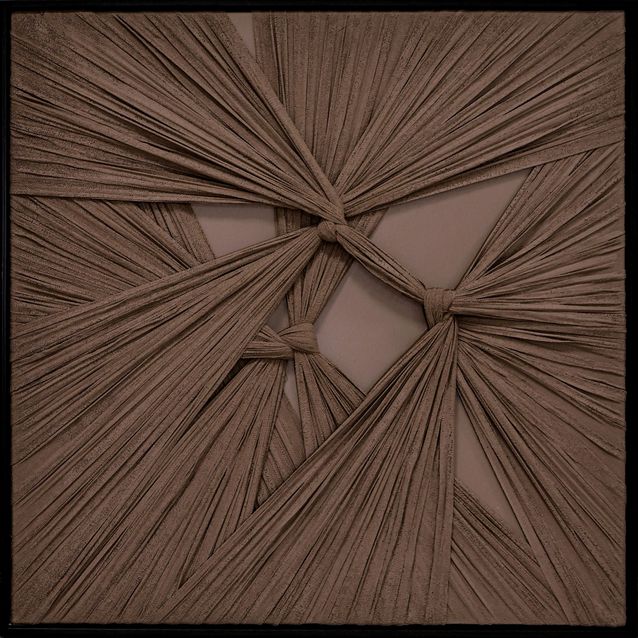 Seinätaide Nordih Plaster Textile Knot Structure Brown, 80x80cm