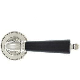 Ovenpainike Rakennusapteekki, Björkboda 25, uuteen oveen, eri värejä