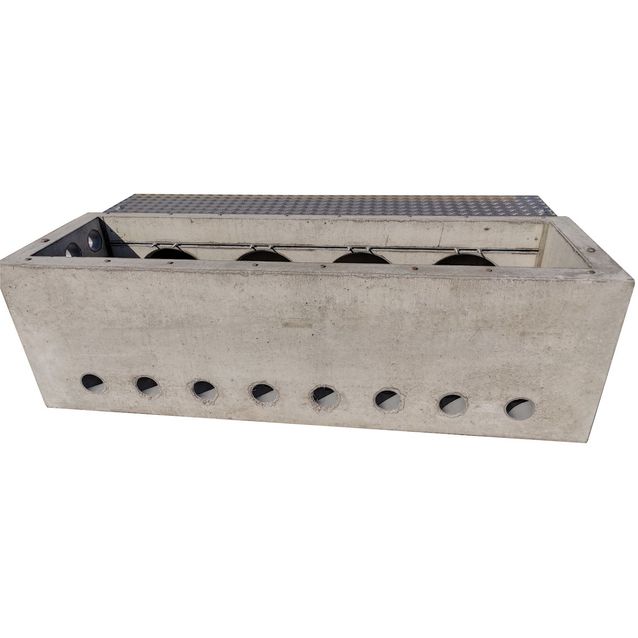 Latausaseman perustus AKO Base CPU CX04, neljälle Kempower-yksikölle