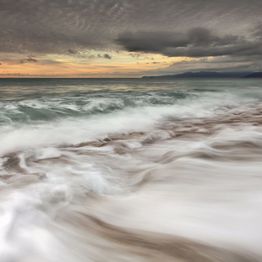 Mittatilaustapetti Rebel Walls Dramatic Waves (R19156)