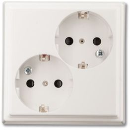 Kaksoispistorasia Ensto Intro - 2S/16A/IP21/UPJ 0X valkoinen rinnakkain