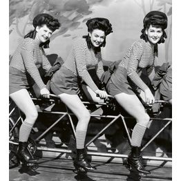 Kuvatapetti Dimex Women In Bicycle, 225x250cm, mustavalkoinen