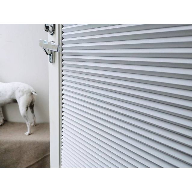 Pimennyskaihdin SOLAR ikkunan ja oven lasipintaan