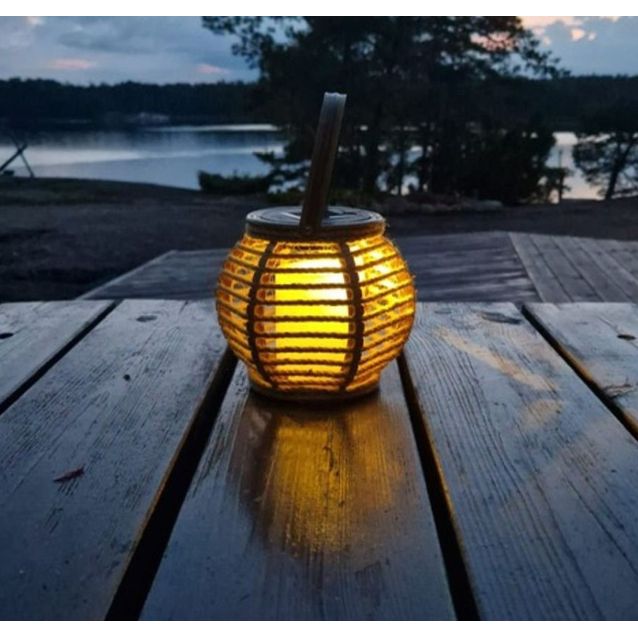 Aurinkokennolyhty Seled, 14x16x16mm, IP44, paloaika 8h, musta/rottinki