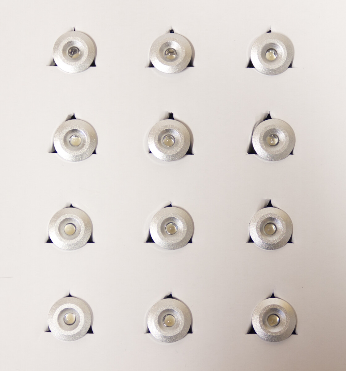 LED valosarja SpaDealers pystymalliseen tynnyrisaunaan 12 V x 12 LED