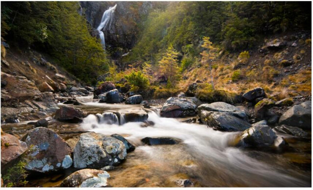 Kuvatapetti Artgeist Ohakune - Waterfalls in New Zealand 270x450cm