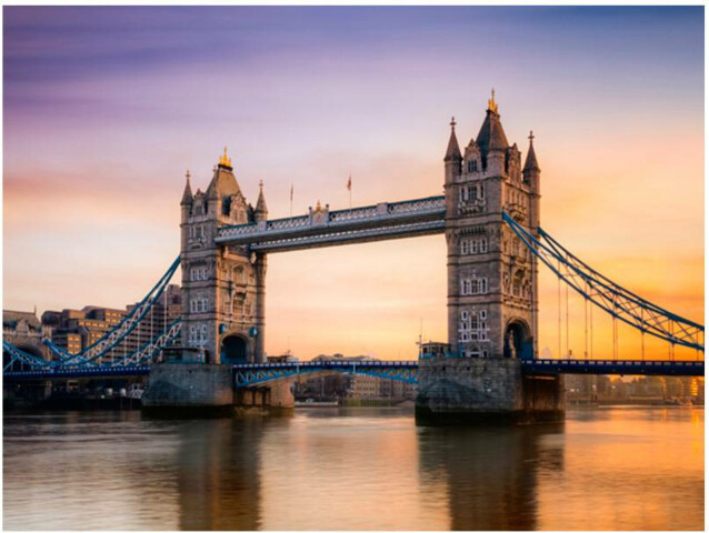 Kuvatapetti Artgeist Tower Bridge aamunkoitteessa eri kokoja