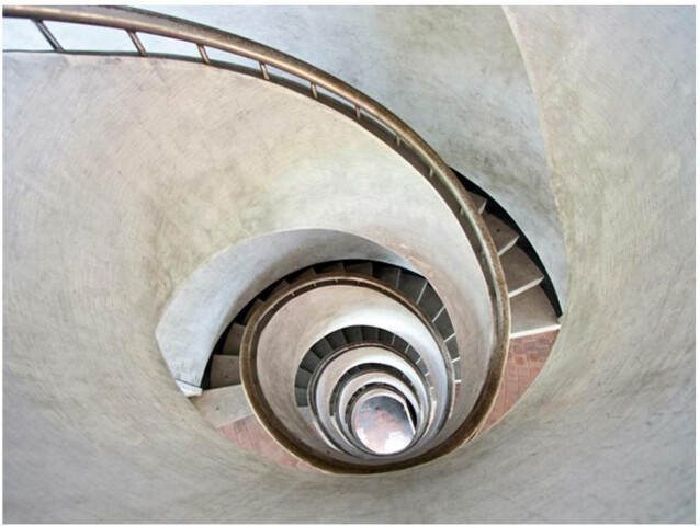 Kuvatapetti Artgeist White spiral stairs eri kokoja