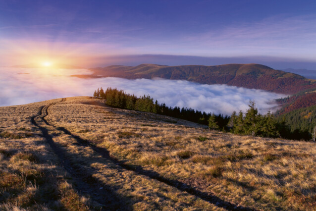 Kuvatapetti Dimex  Sunrise In Mountains  375 x 250 cm