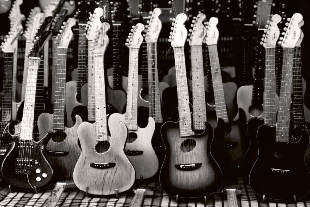 Kuvatapetti Dimex  Guitars Collection 375 x 250 cm