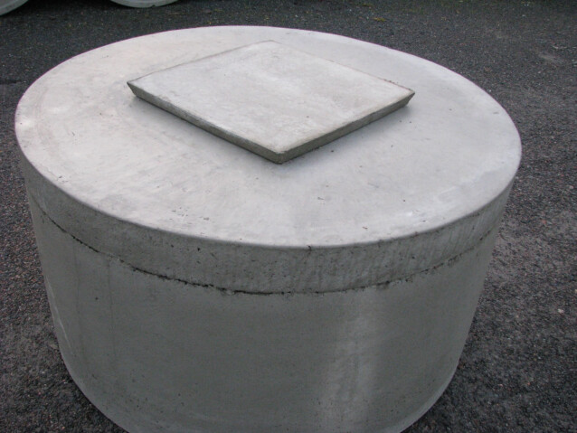 Kaivonkannen betoniluukku 40 x 40 cm