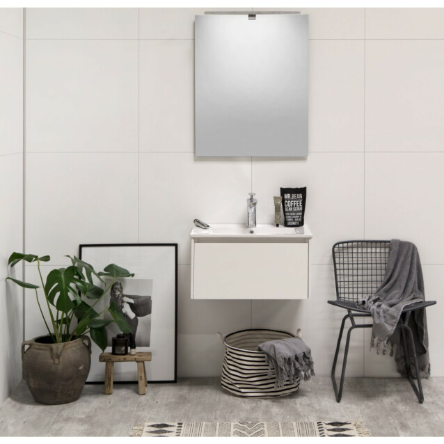 Kylpyhuonekaluste Noro Lifestyle Concept 600 pesualtaalla ja laatikostolla matala