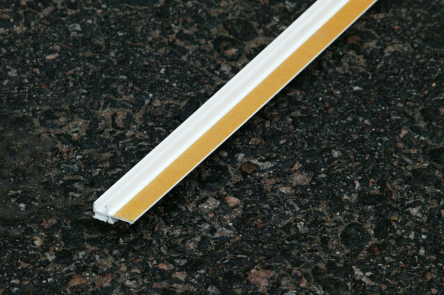 Pielilista Fescon liimattava 9 mm valkoinen