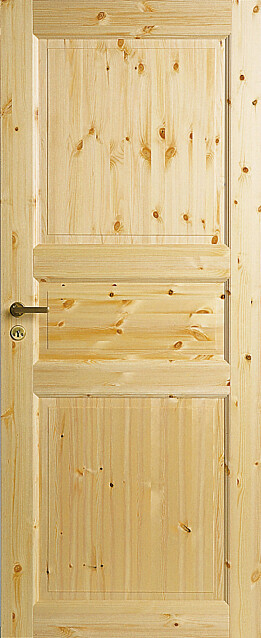 Perinteinen 3-peilinen mäntyovi Swedoor Tradition 51 lakattu puunvärinen mökin ovena