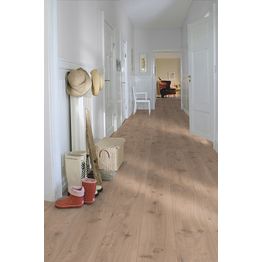 Laminaatti Living Expression Long Plank 4V Drift Tammi lauta aulassa