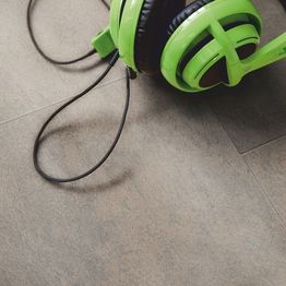 Vinyyli Pergo Tile Premium Rigid Click, Oxidized Metal Concrete, 610x303x5mm