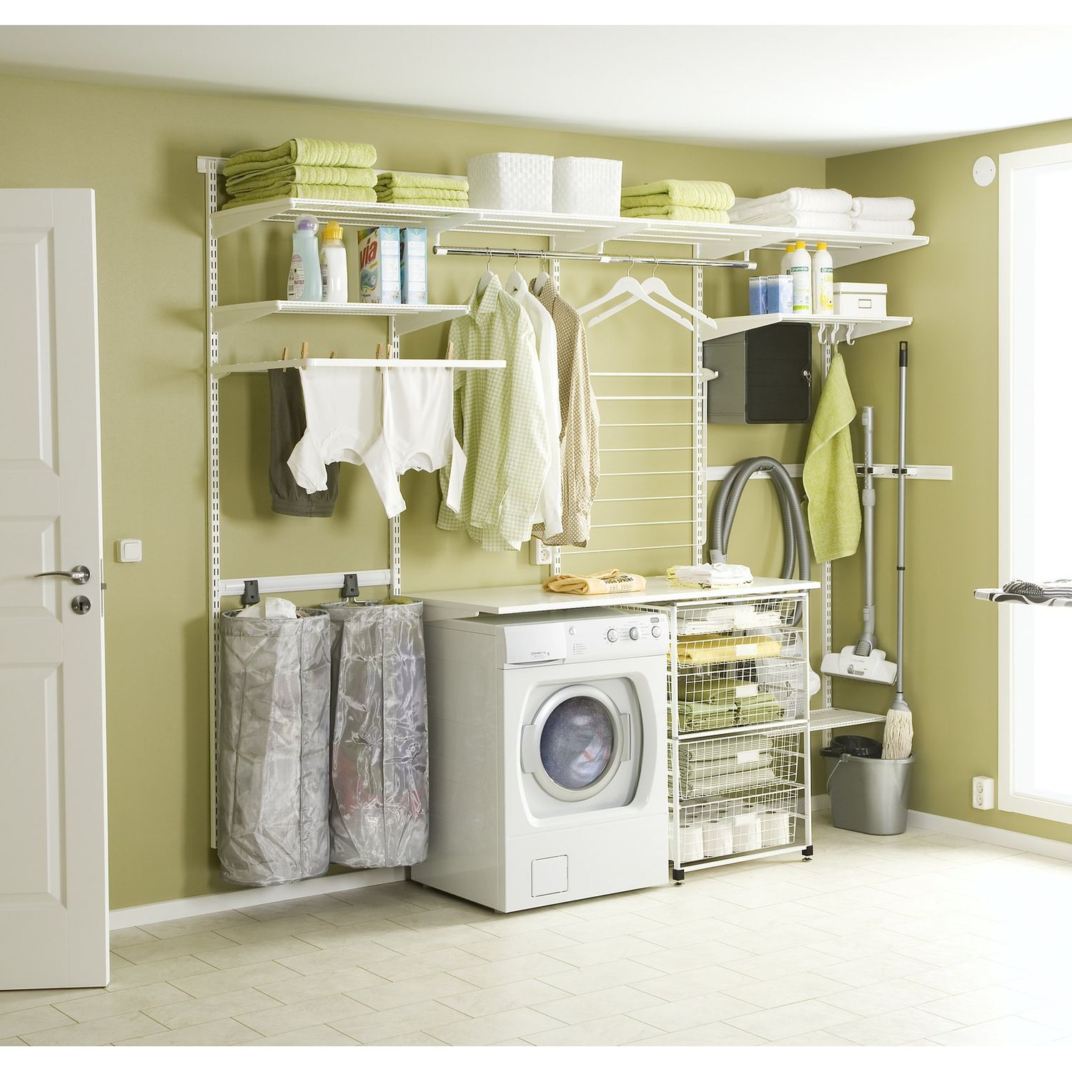 Ratko kodinhoitohuoneen vaatehuolto ja siivoustarvikesäilytys kerralla kuntoon