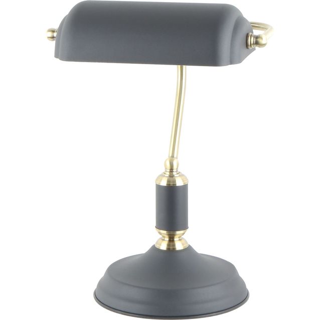 Tämän tyylikkään Harjun Pankkiiri-valaisimen ulkoasu yhdistää tyylikkäästi viimeistellyn ulko- ja sisäpinnan metallisilla yksityiskohdilla, luoden modernin ja hienostuneen ilmeen. Käytännöllinen on/off -kytkin johdossa tekee lampun käytöstä helppoa ja kät