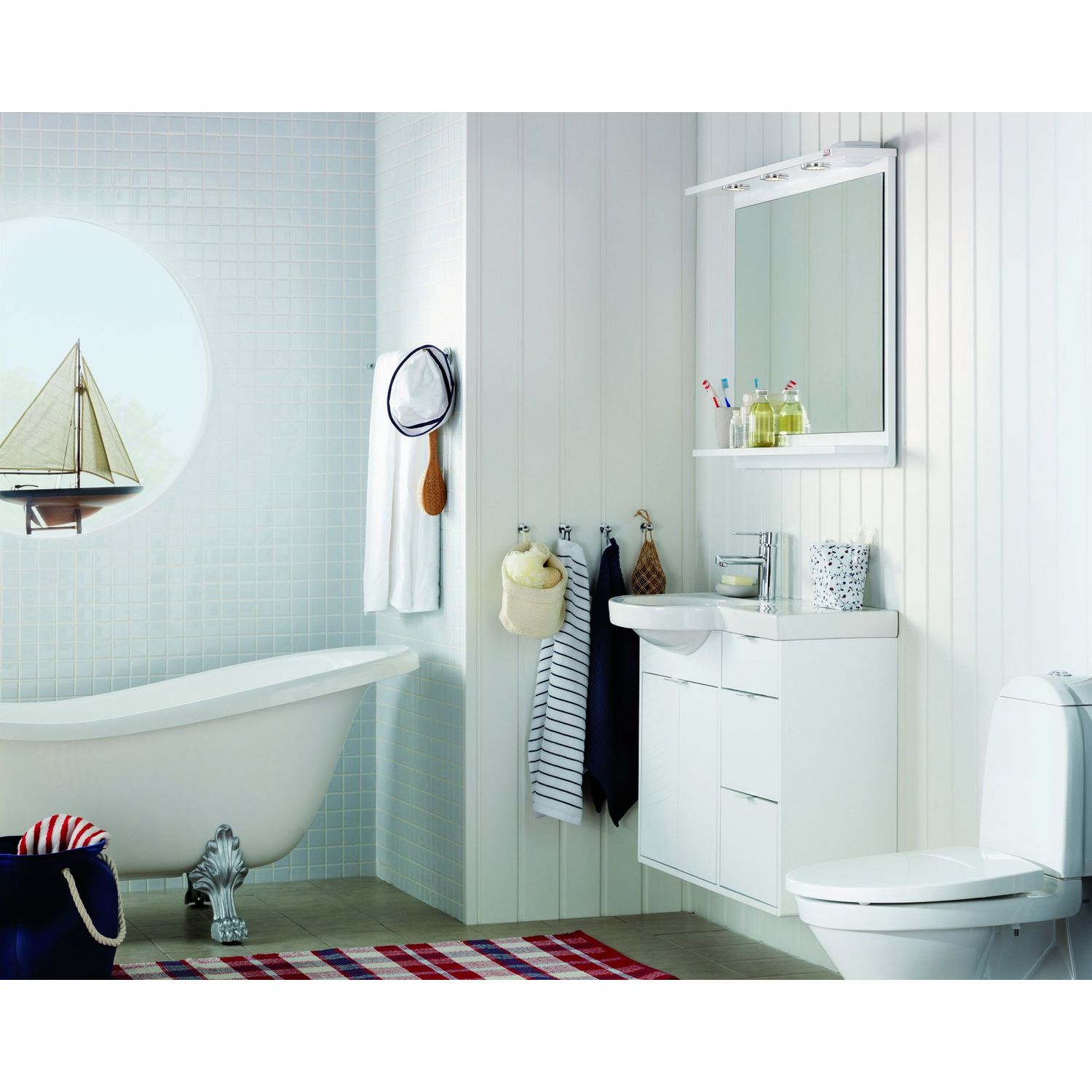 Hafa Queen tassuamme kylpyhuoneessa