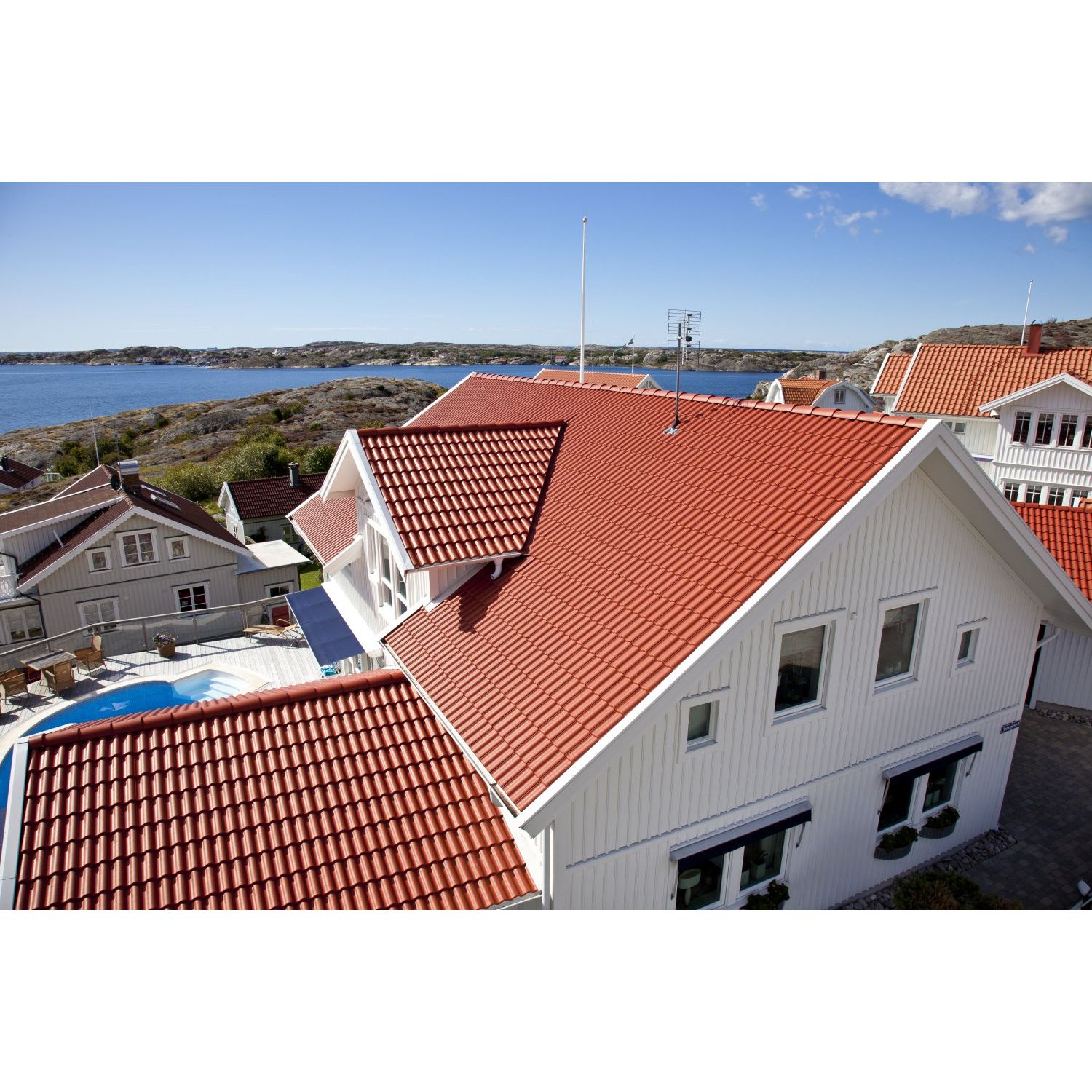 Bendersin kattotiilillä saat kotiisi viimeistellyn ilmeen ja kestävän katon