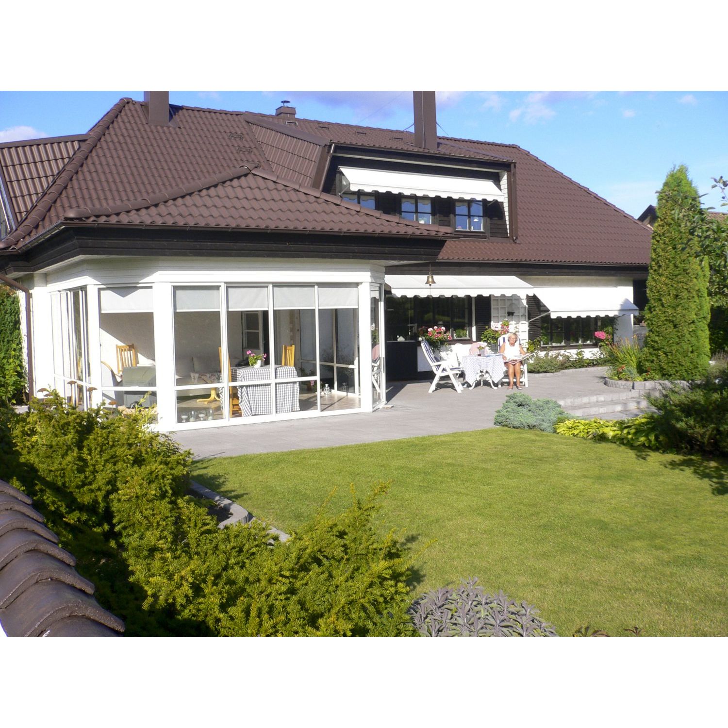 Kestävä ja tyylikäs Bendersin tiilikatto lisää talosi arvoa!