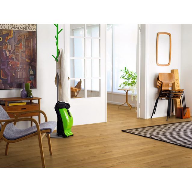 Laminaatti Original Excellence Modern Lauta 4V Sensation Village Oak lauta luo aidon puulattian tunnelmaa