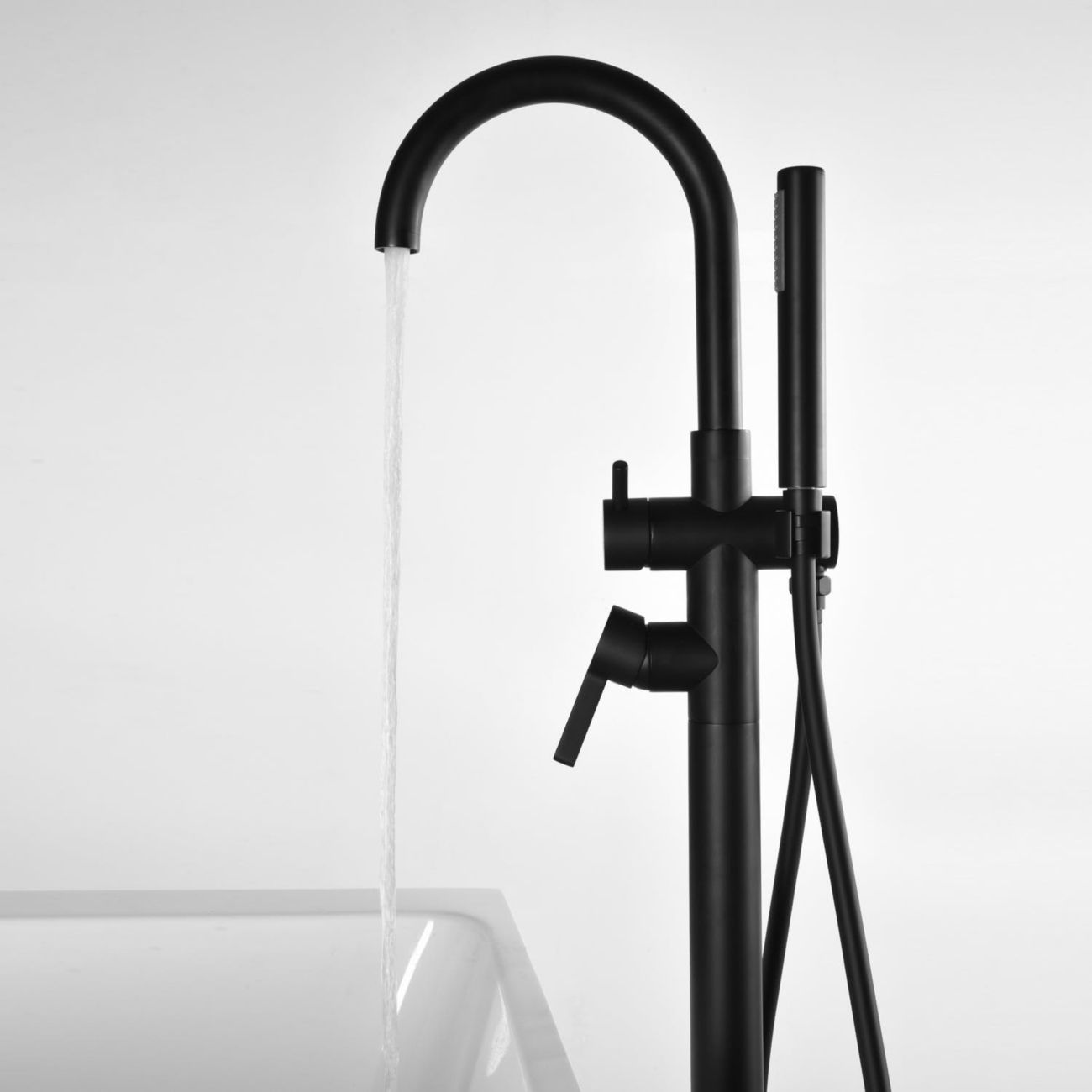 Lattiahana käsisuihkulla Bathlife Sippra, mattamusta lisäkuva