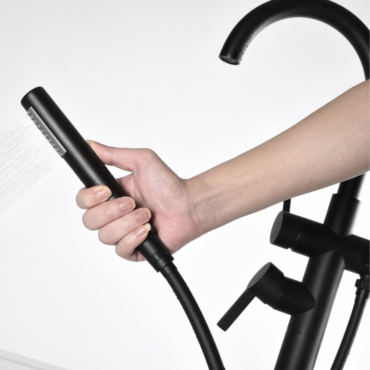 Lattiahana käsisuihkulla Bathlife Sippra, mattamusta lisäkuva 2