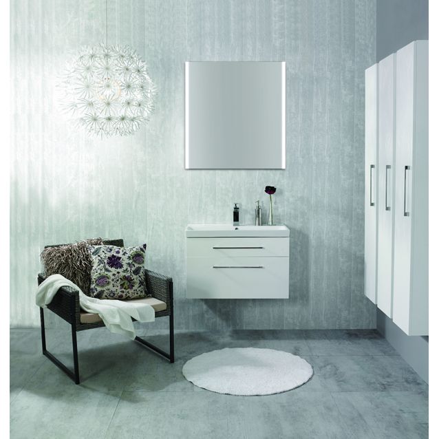 Noro Deco -valaisinpeili kylpyhuoneessa