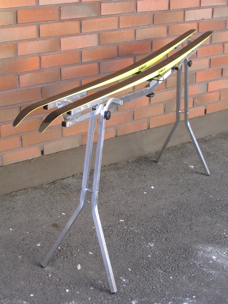 Suksien voiteluteline LUISTO-HT2 kahden suksen huoltoon