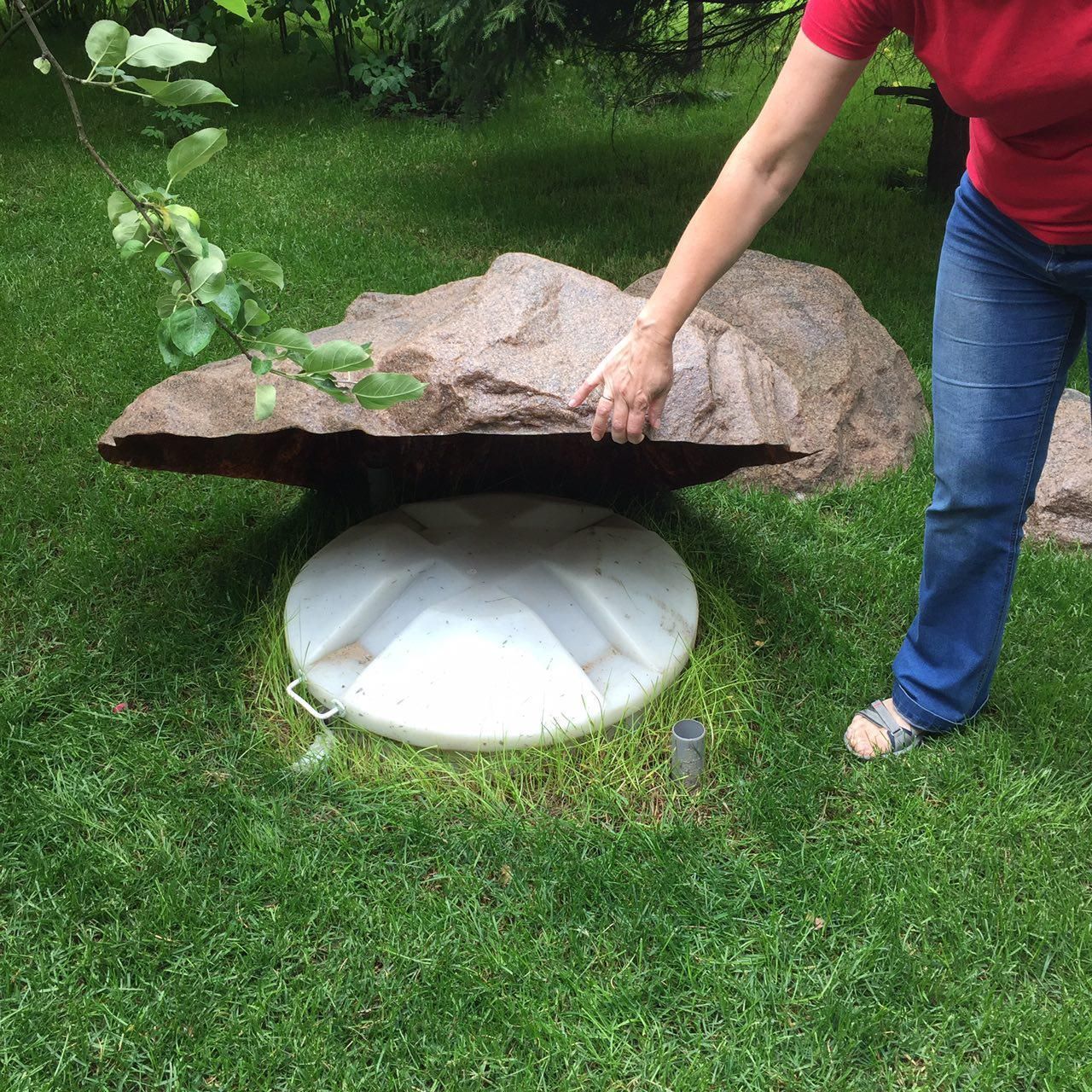 Maisemakivi Taidekivi D-30, punainen, lasikuitua