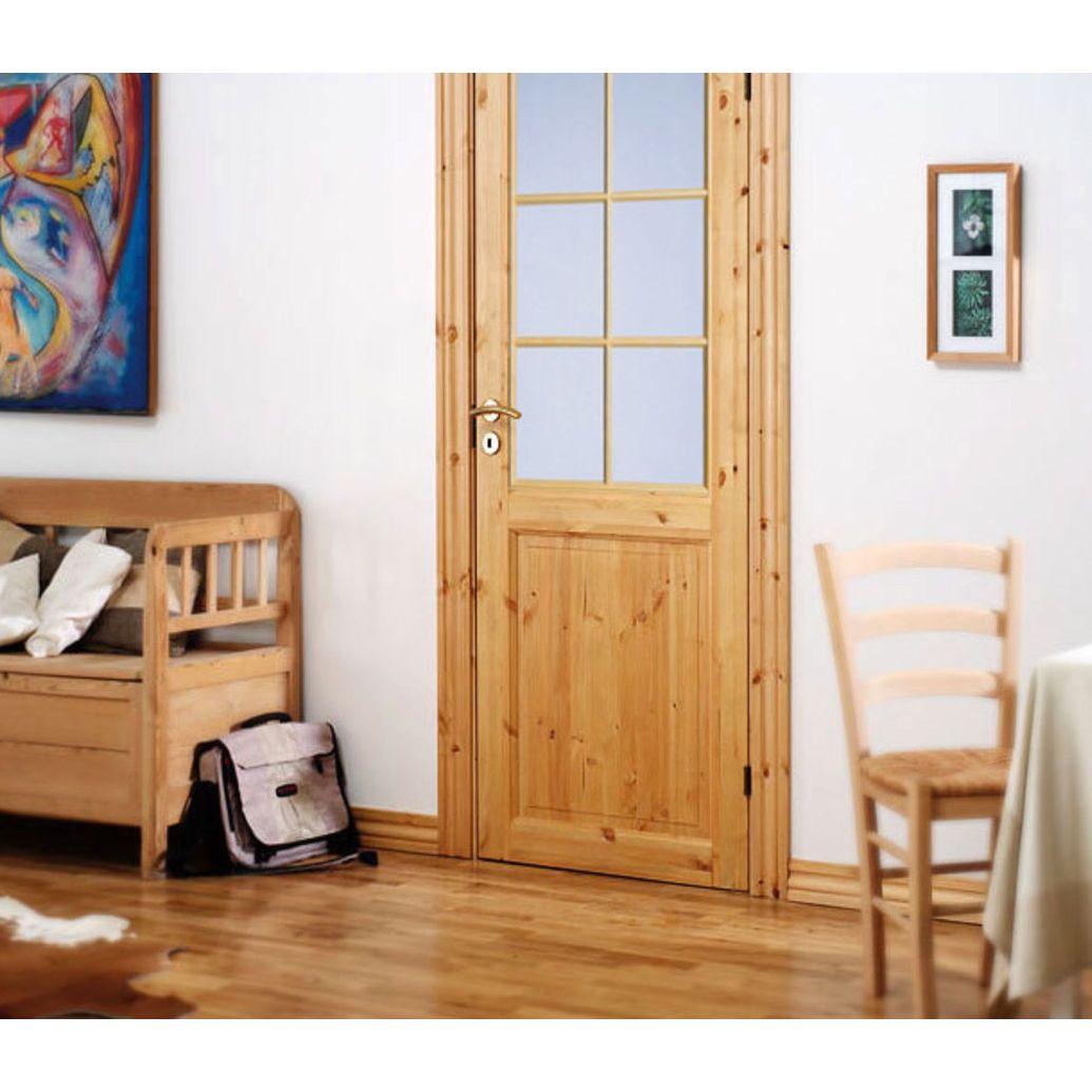 Lasitettu mäntyovi Swedoor Tradition 52 perinteinen 6-ruutuinen ruokailutilan ovena