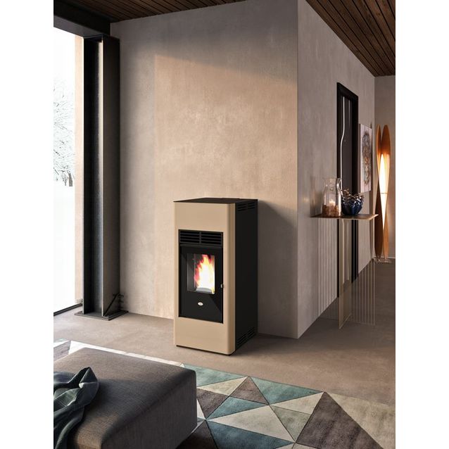 Pellettitakka Eva Calòr Karina 9 kW eri värejä