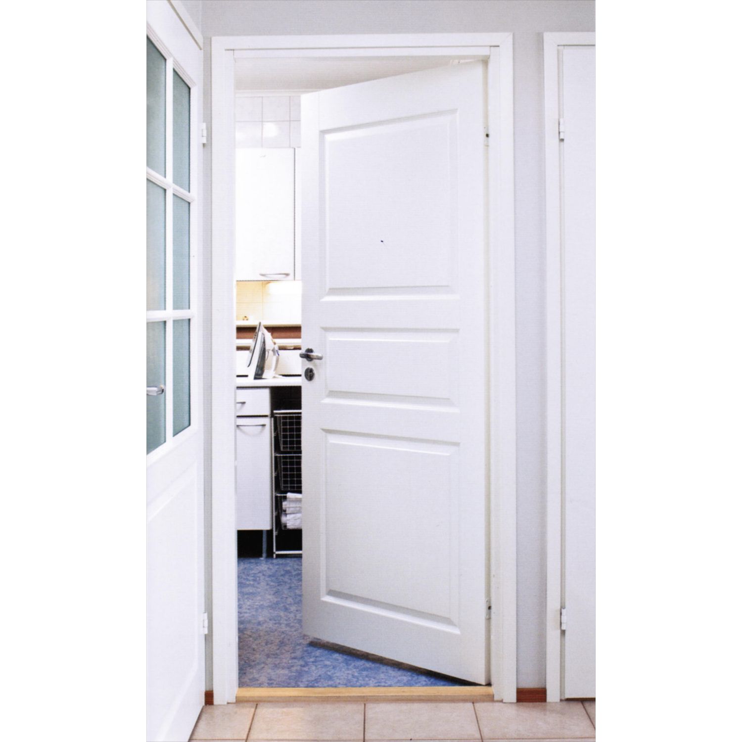 Roiskevedenkestävä ovi Swedoor Bath 1 RVK kylpyhuoneen ovena