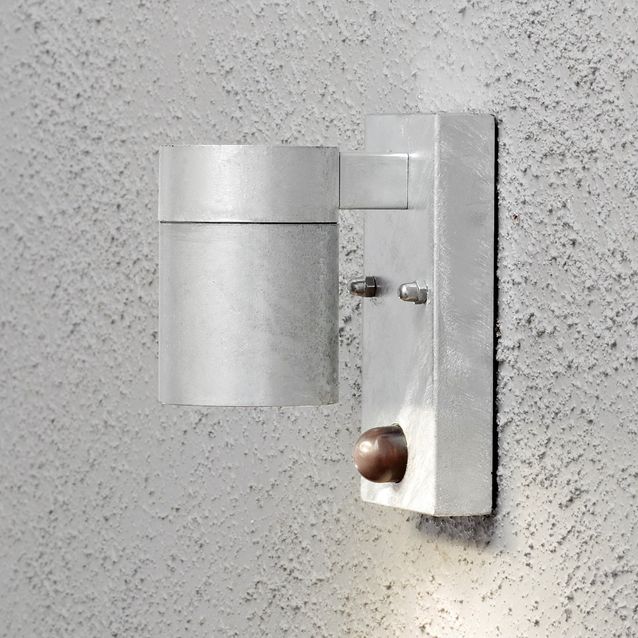 Seinävalaisin Modena 7541-030 65x110x140 mm alas liiketunnistimella sinkitty teräs