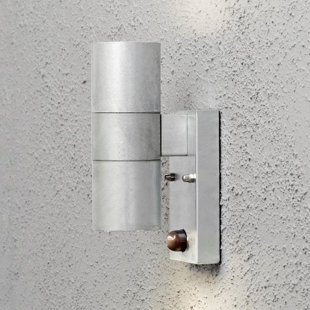 Seinävalaisin Modena 7542-320 65x110x200 mm ylös/alas liiketunnistimella sinkitty teräs