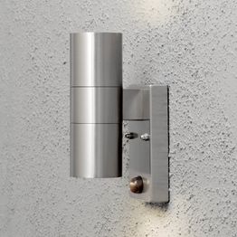 Seinävalaisin Konstsmide Modena 7542-000 65x110x200 mm ylös/alas liiketunnistimella RST