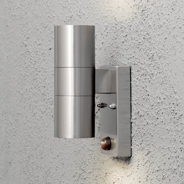 Seinävalaisin Modena 7542-000 65x110x200 mm ylös/alas liiketunnistimella RST